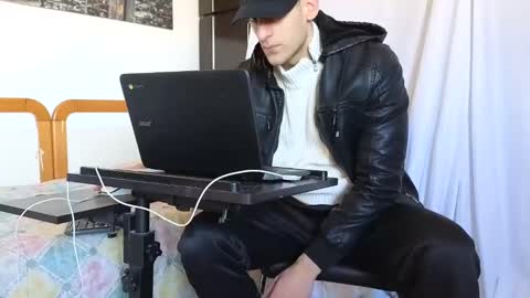 Marco. When Im offline you can view premium content in bio online show from 6, 2, 2025