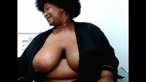 Snapshot of splendidtalitha chatting on 4, 11, 2025 SplendidTalitha online show from 4, 11, 2025