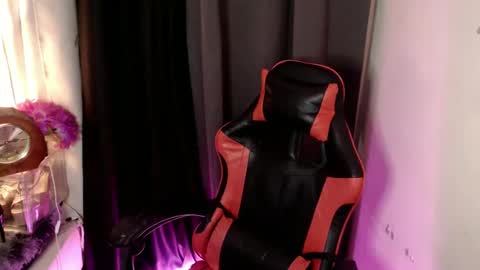 CALL ME RAINE online show from 7, 3, 2025