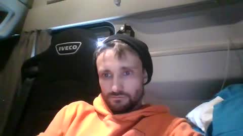 spyco82 online show from 3, 2, 2025