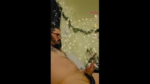 Snapshot of squ1rtl3cb chatting on 8, 3, 2025 squ1rtl3cb online show from 8, 3, 2025