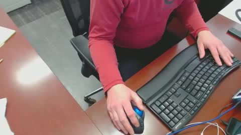 Snapshot of squirrelly82 chatting on 30, 1, 2025 make me cum c2c talk to me online show from 30, 1, 2025