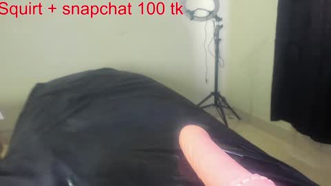 Snapshot of squirtle_girl chatting on 25, 12, 2024  Lizzy online show from 25, 12, 2024