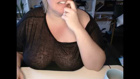 Messi Jessi online show from 7, 1, 2025