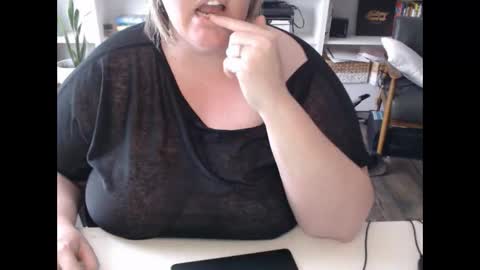 Messi Jessi online show from 27, 2, 2025