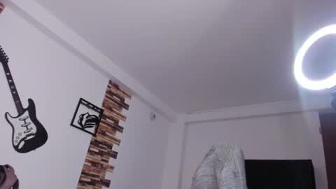 Srta. Fox online show from 5, 2, 2025