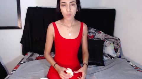 Snapshot of srta_luciana chatting on 21, 11, 2025 . . online show from 21, 11, 2025