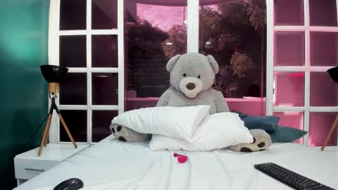 STAAR HOT online show from 10, 11, 2025