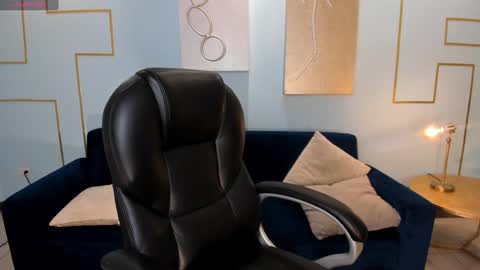 Stacy Woods online show from 4, 1, 2025