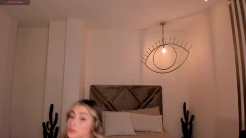 Snapshot of staceywood_ chatting on 4, 5, 2026 Stacy Woods online show from 4, 5, 2026