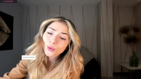 Snapshot of staceywood_ chatting on 13, 5, 2026 Stacy Woods online show from 13, 5, 2026