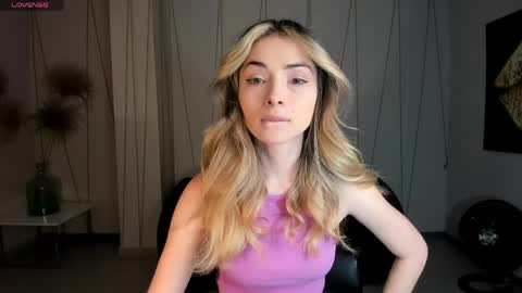 Snapshot of staceywood_ chatting on 14, 5, 2026 Stacy Woods online show from 14, 5, 2026