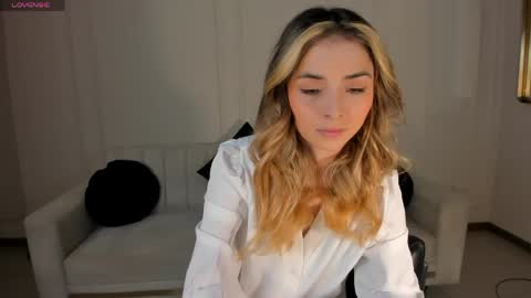 Snapshot of staceywood_ chatting on 28, 5, 2026 Stacy Woods online show from 28, 5, 2026
