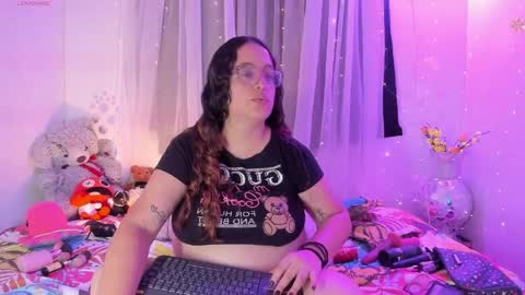 Snapshot of stacy_millerr chatting on 21, 5, 2026 Stacy Boobs online show from 21, 5, 2026