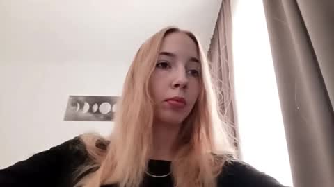 Snapshot of stacyscholle chatting on 24, 2, 2026 Mila online show from 24, 2, 2026