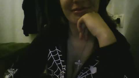 starlesseyes online show from 6, 1, 2025