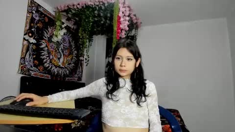 starmoonly online show from 22, 2, 2025