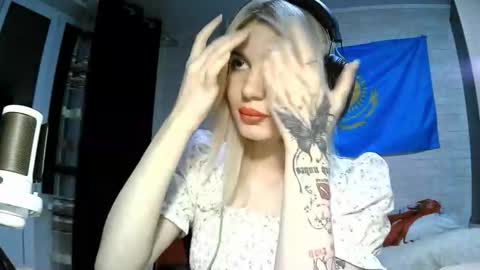Katie online show from 16, 9, 2025