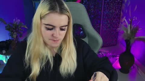 stef_nicks online show from 6, 10, 2025