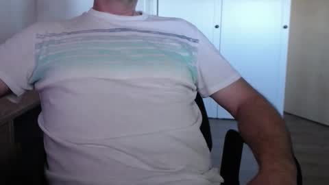 Snapshot of stefan2580 chatting on 25, 12, 2024 Stefan online show from 25, 12, 2024