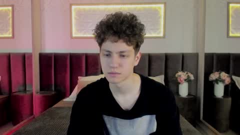 Esrefan online show from 1, 3, 2026