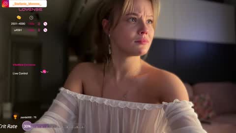 Snapshot of stefanie_collins chatting on 2, 2, 2025 Stefanie online show from 2, 2, 2025