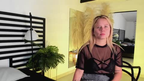 Stefanny   online show from 27, 12, 2024