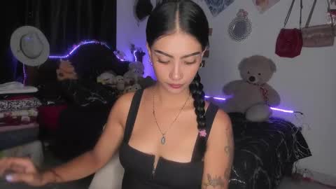 Im MiaIts my first day here  online show from 22, 2, 2025