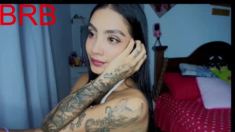 Im MiaIts my first day here  online show from 23, 12, 2025