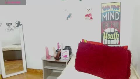 Stefanny online show from 6, 12, 2024