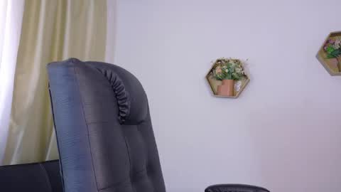 stefannycipriani_ online show from 27, 7, 2026