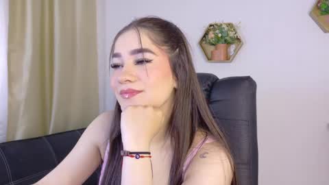 stefannycipriani_ online show from 28, 7, 2026