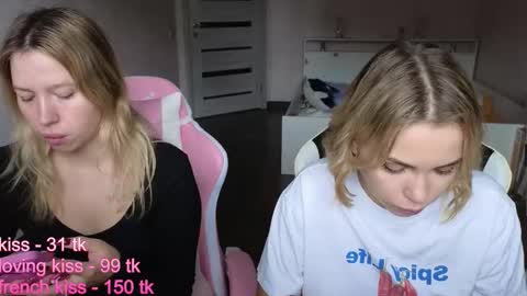 Snapshot of stefany_and_bettany chatting on 16, 10, 2025 stefany_and_bettany online show from 16, 10, 2025