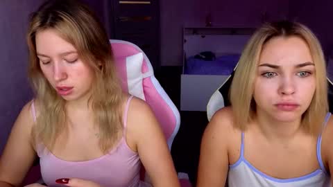 Snapshot of stefany_and_bettany chatting on 8, 11, 2025 stefany_and_bettany online show from 8, 11, 2025