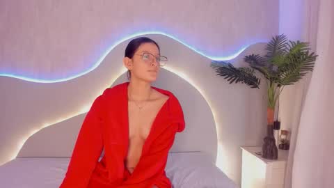 Stefany online show from 19, 10, 2025