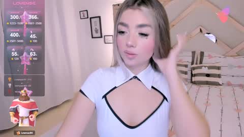 Snapshot of stefanycifuentes chatting on 4, 2, 2025 Stefa  online show from 4, 2, 2025