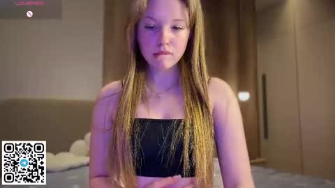 Snapshot of steffi_meoww chatting on 18, 5, 2026 STEFI Streams every day from 10 PM GTM1 online show from 18, 5, 2026
