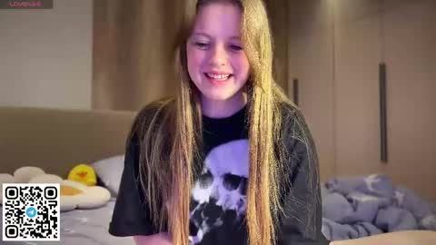 Snapshot of steffi_meoww chatting on 2, 6, 2026 STEFI Streams every day from 10 PM GTM1 online show from 2, 6, 2026