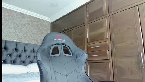 Estella online show from 8, 1, 2025