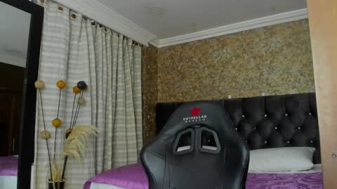 Estella online show from 26, 1, 2025