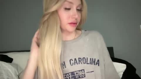 Snapshot of stellacummings chatting on 1, 2, 2025 Stella Bella online show from 1, 2, 2025