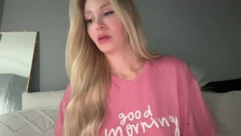 Snapshot of stellacummings chatting on 19, 2, 2025 Stella Bella online show from 19, 2, 2025