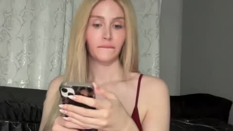 Snapshot of stellacummings chatting on 17, 9, 2025 Stella Bella online show from 17, 9, 2025