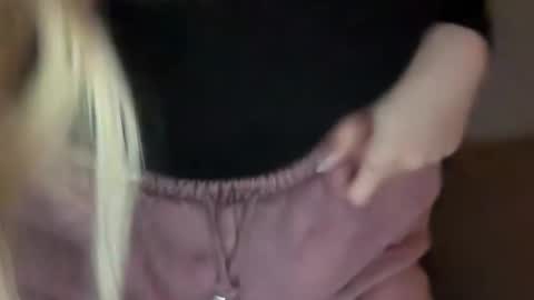 Snapshot of stellacummings chatting on 13, 11, 2025 Stella Bella online show from 13, 11, 2025