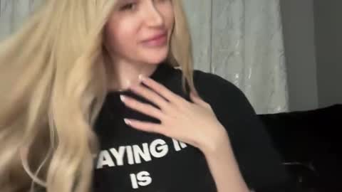 Snapshot of stellacummings chatting on 6, 2, 2026 Stella Bella online show from 6, 2, 2026