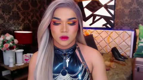 CALL ME STELLA online show from 1, 1, 2025