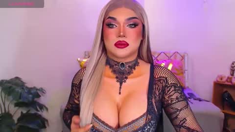 CALL ME STELLA online show from 17, 11, 2025