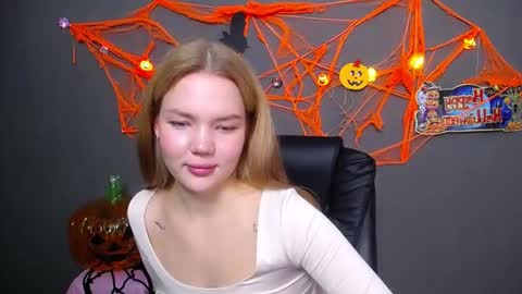 Snapshot of stellalights chatting on 15, 10, 2025 stellalights online show from 15, 10, 2025