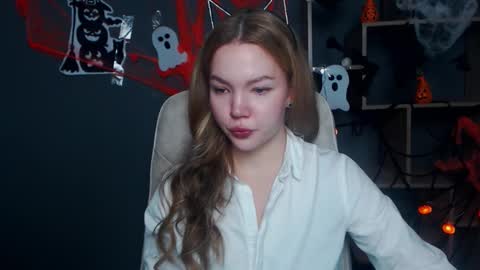 Snapshot of stellalights chatting on 29, 10, 2025 stellalights online show from 29, 10, 2025