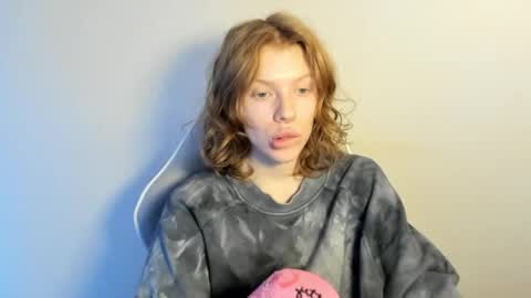 S T E L L A online show from 17, 12, 2025